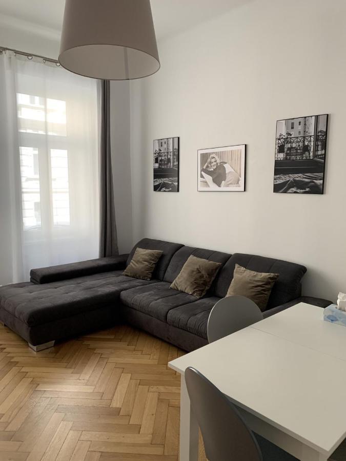 City-Apartment In Wieden Bagian luar foto