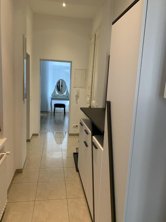 City-Apartment In Wieden Bagian luar foto